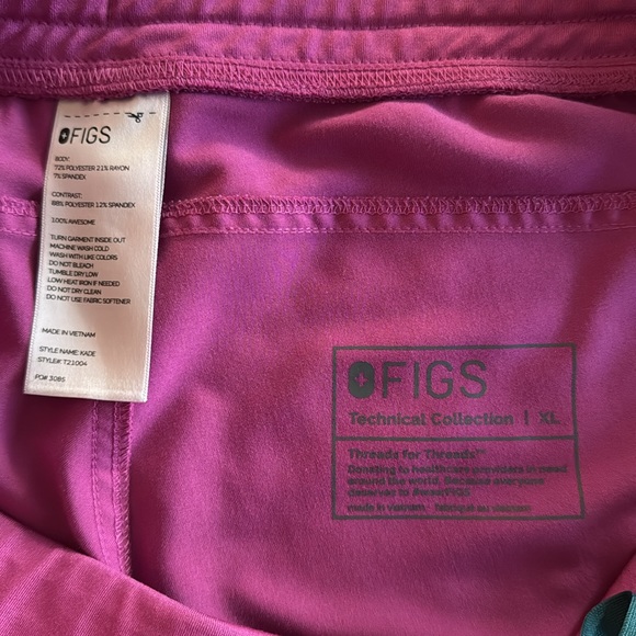 Figs Scrubs Kade Cargo scrub pants, Fuchsia XL - Picture 3 of 4